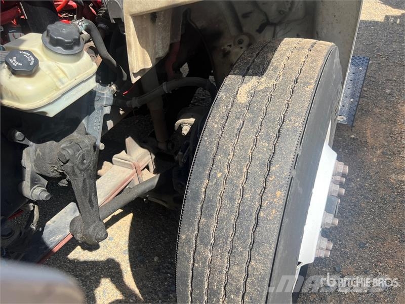 Freightliner M2 106 Cabine e interni