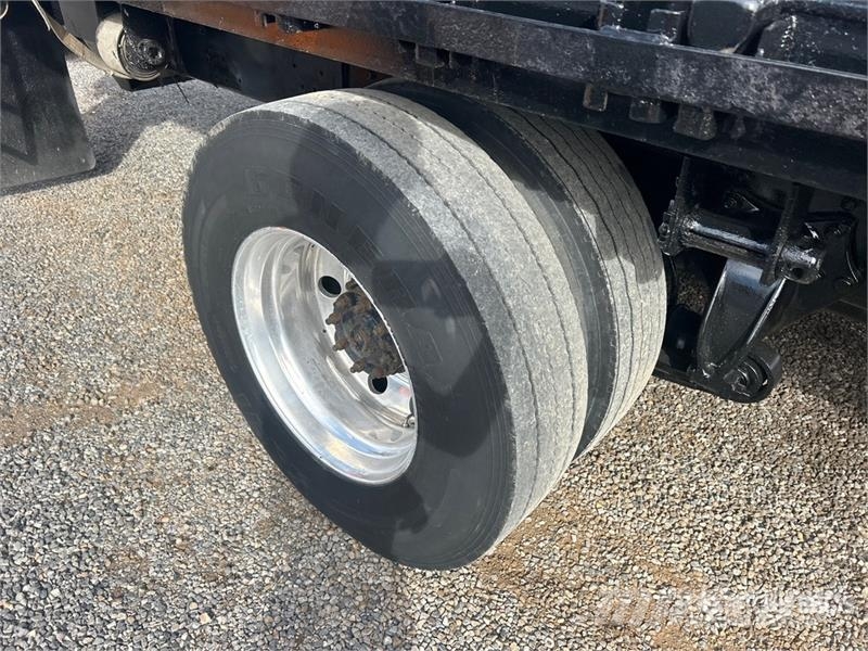 Freightliner M2 106 Platte bakwagens