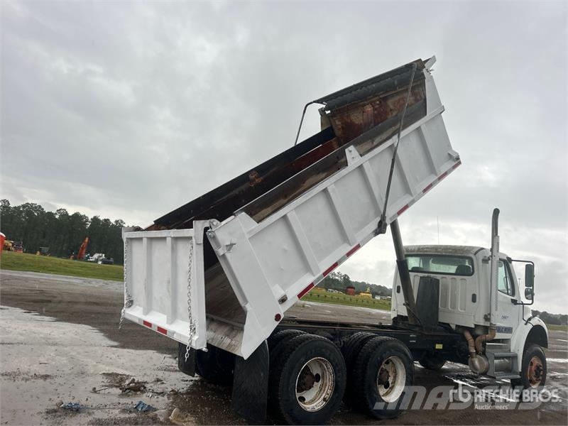 Freightliner M2 106 Camiones bañeras basculantes o volquetes