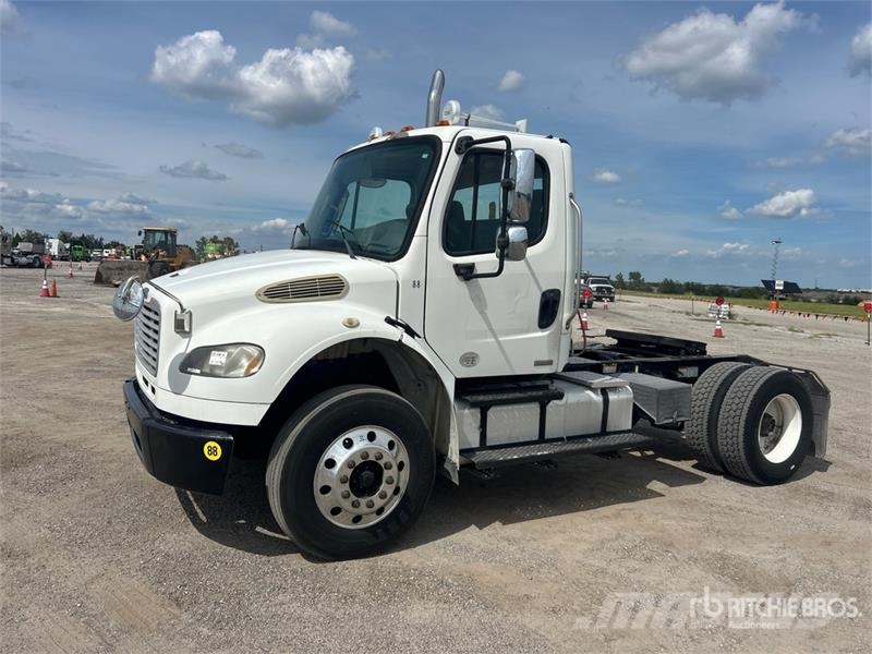 Freightliner M2 106 Sattelzugmaschinen