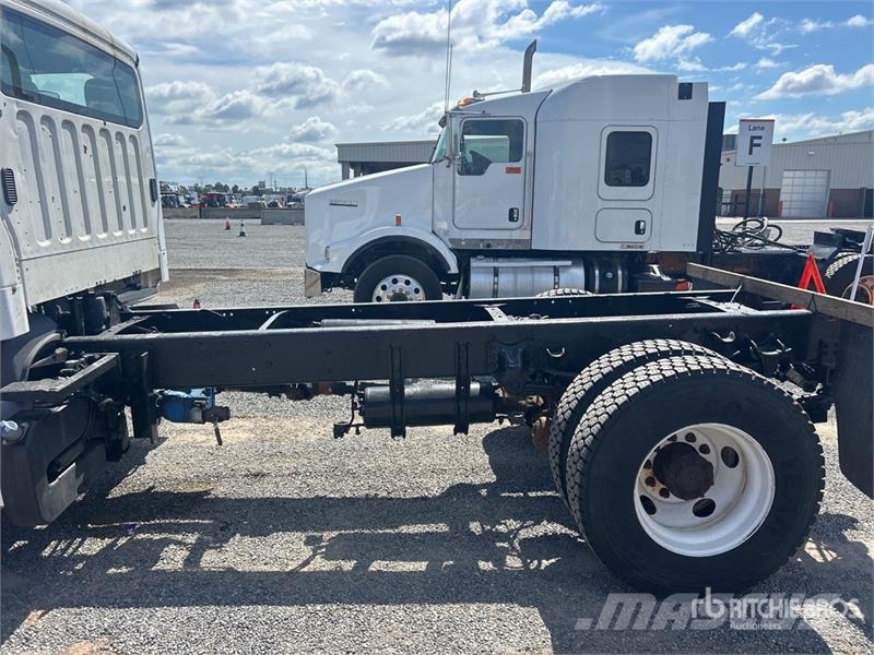 Freightliner M2 106 駕駛室與內部