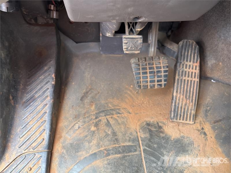 Freightliner M2 106 Camion con sponde ribaltabili
