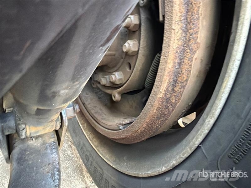 Freightliner M2 106 Camiones portacoches
