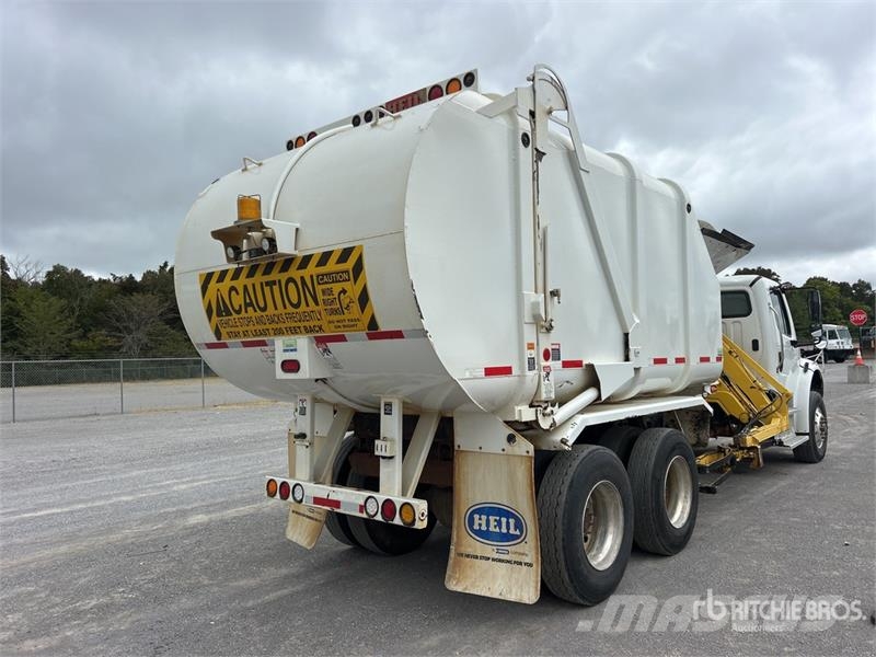 Freightliner M2 106 Camion poubelle