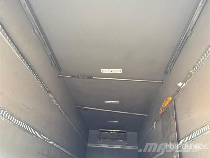 Freightliner M2 106 Kravas automašīnas - refrižeratori