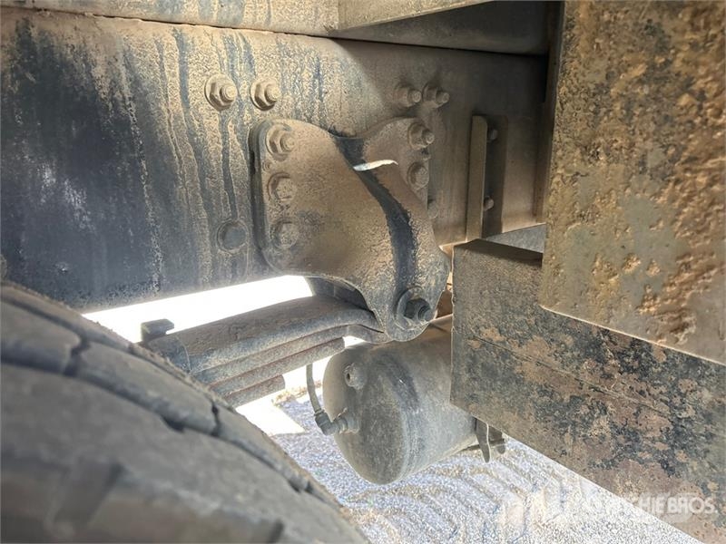 Freightliner M2 106 卡車裝載高空作業車