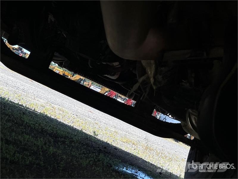 Freightliner M2 106 Camiones con caja de remolque