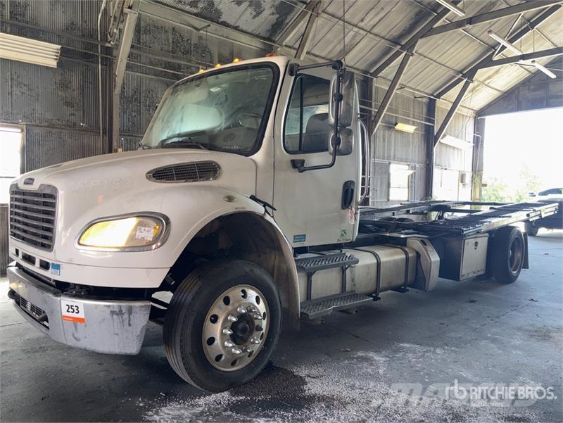 Freightliner M2 106 Evakuatori