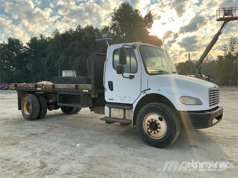 Freightliner M2 106 Flatbed / Dropside trucks