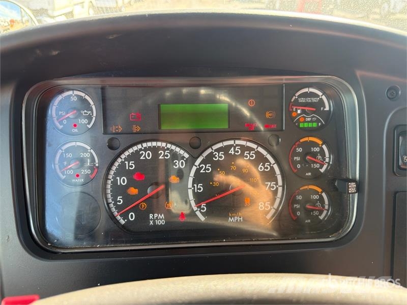 Freightliner M2 106 Isotermos y frigoríficos