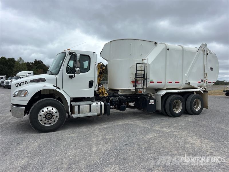 Freightliner M2 106 Camion poubelle