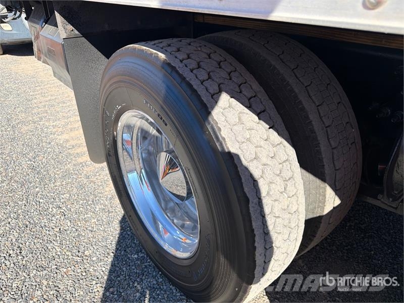 Freightliner M2 106 Isotermos y frigoríficos