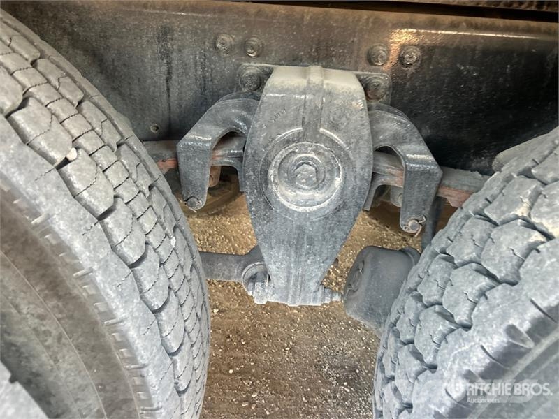 Freightliner M2 106 Pacēlāji uz automašīnas bāzes