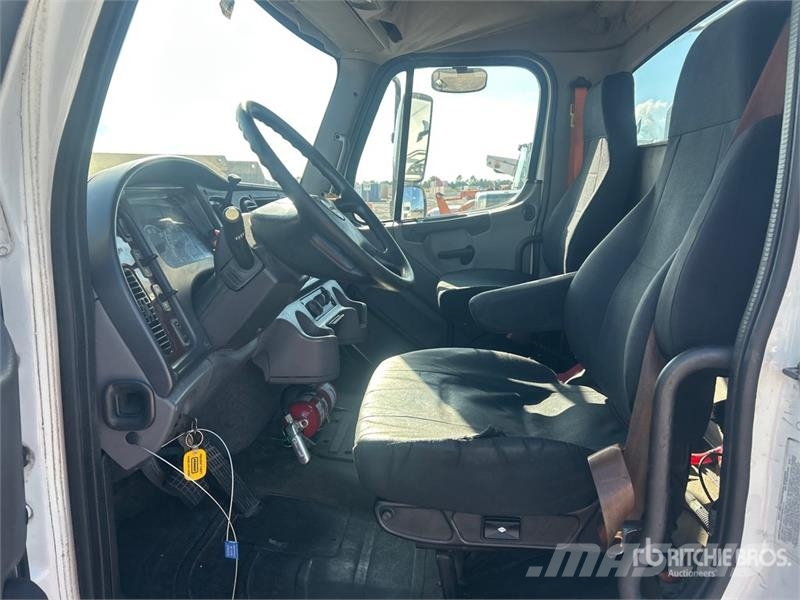 Freightliner M2 106 وحدات الجر