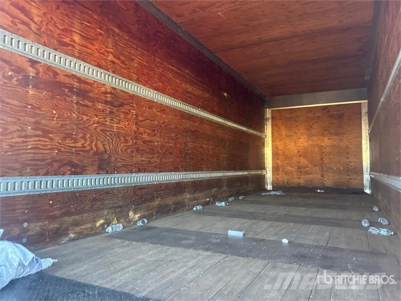 Freightliner M2 106 Furgons