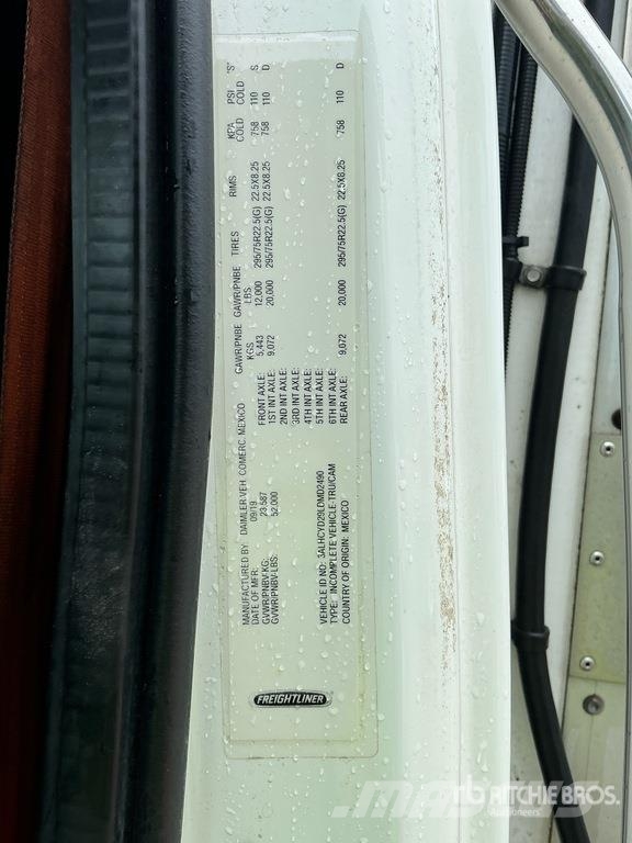 Freightliner M2 106 Грузовики-Рефрижераторы