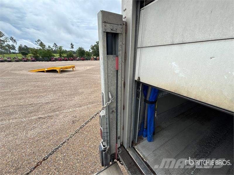 Freightliner M2 106 Грузовики-Рефрижераторы