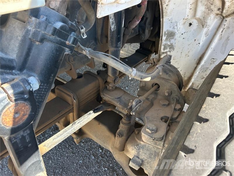 Freightliner M2 106 卡車裝載高空作業車
