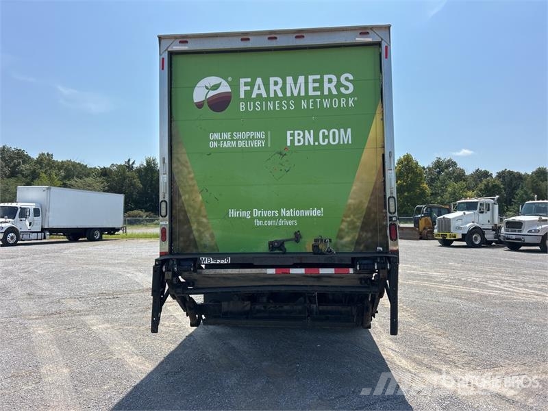 Freightliner M2 106 Furgons