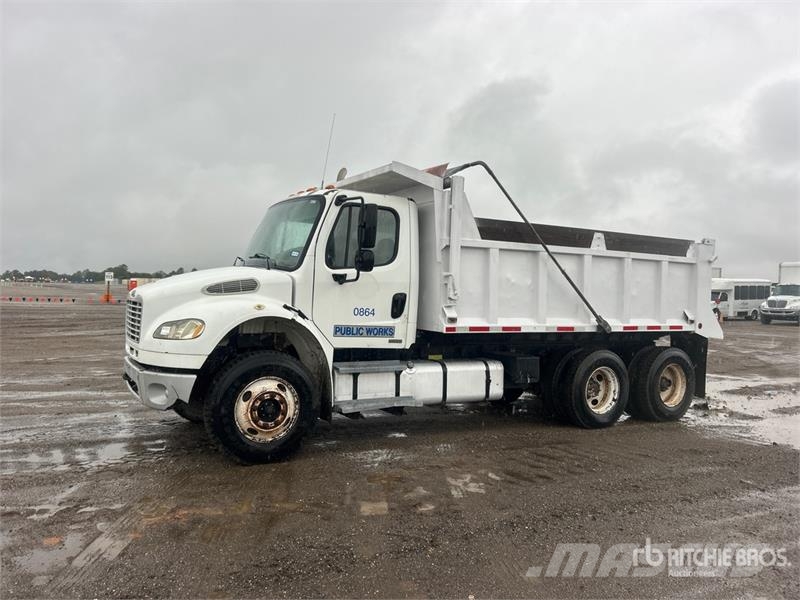 Freightliner M2 106 Camiones bañeras basculantes o volquetes