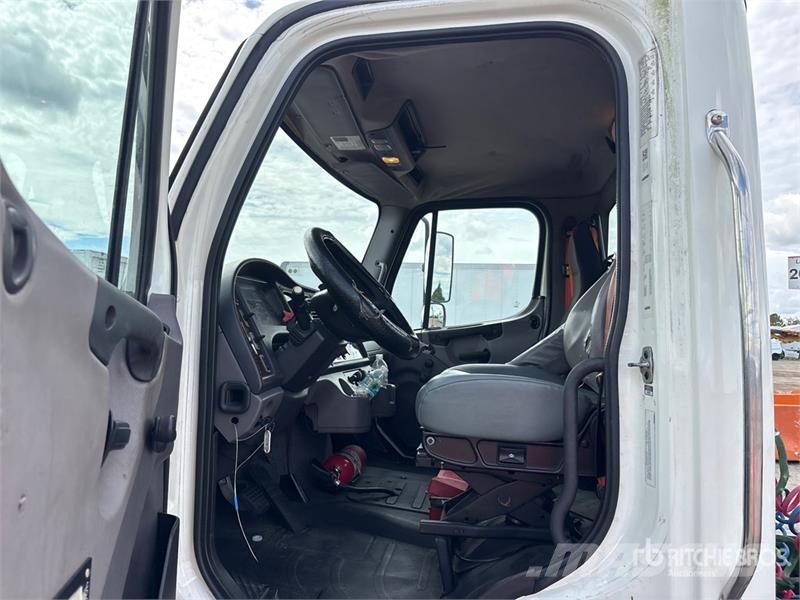 Freightliner M2 106 Tegljači