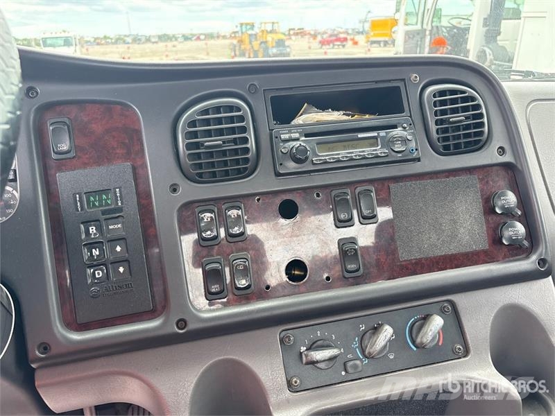 Freightliner M2 106 Sadulveokid