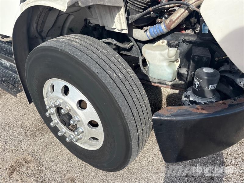 Freightliner M2 106 Caminhões com temperatura controlada