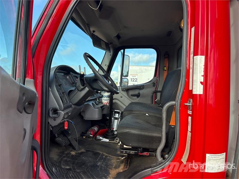 Freightliner M2 106 Temperature controlled trucks