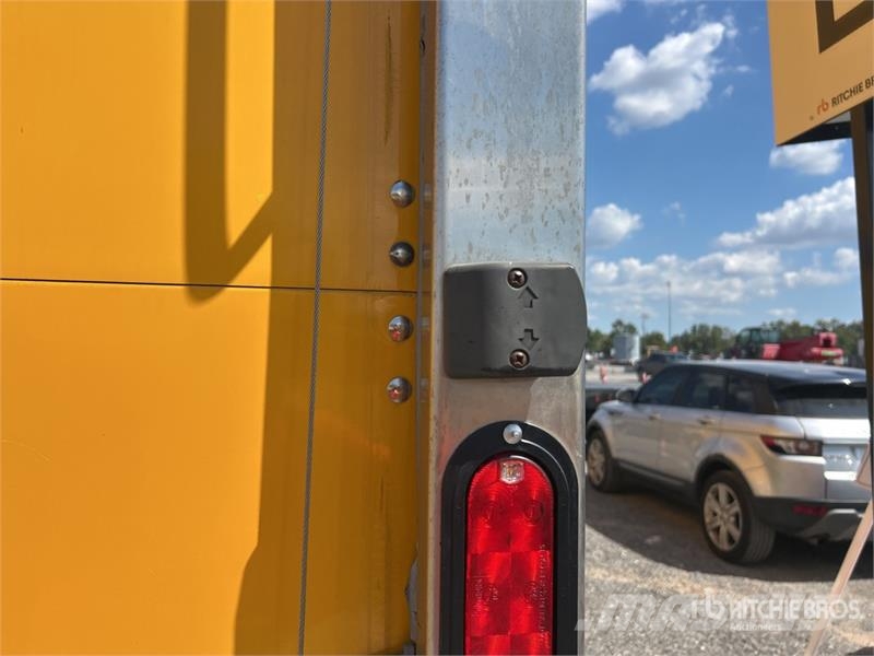 Freightliner M2 106 Sanduk kamioni