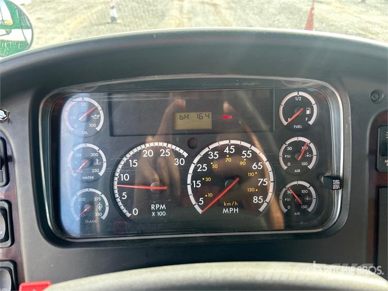 Freightliner M2 106 Platte bakwagens