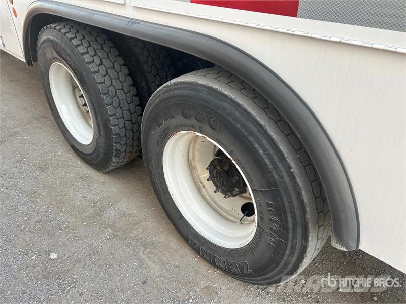 Freightliner M2 106 Pacēlāji uz automašīnas bāzes