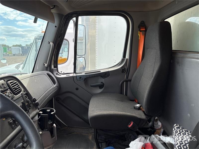 Freightliner M2 106 Kravas automašīnas - refrižeratori