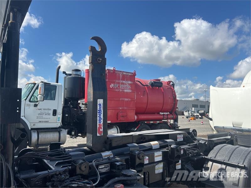 Freightliner M2 106 Krokbil