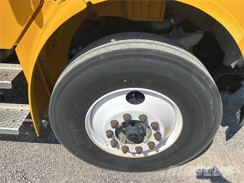 Freightliner M2 106 Sanduk kamioni