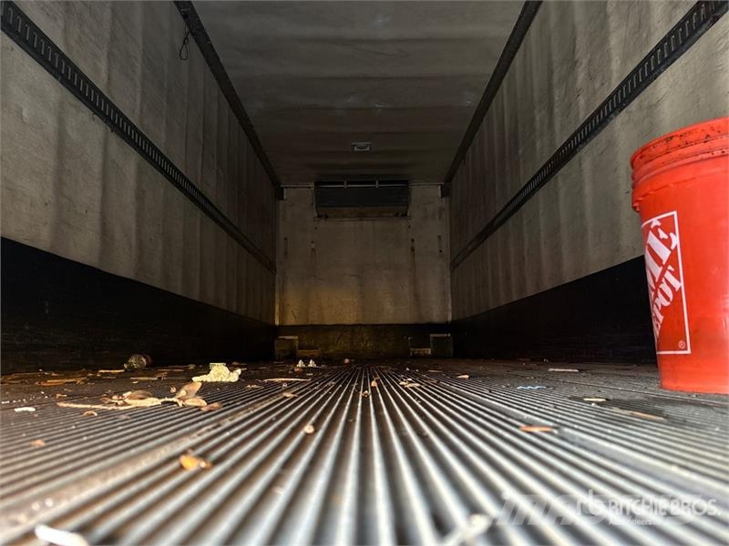 Freightliner M2 106 Temperature controlled trucks
