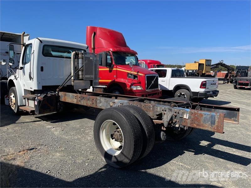 Freightliner M2 106 Cabins and interior