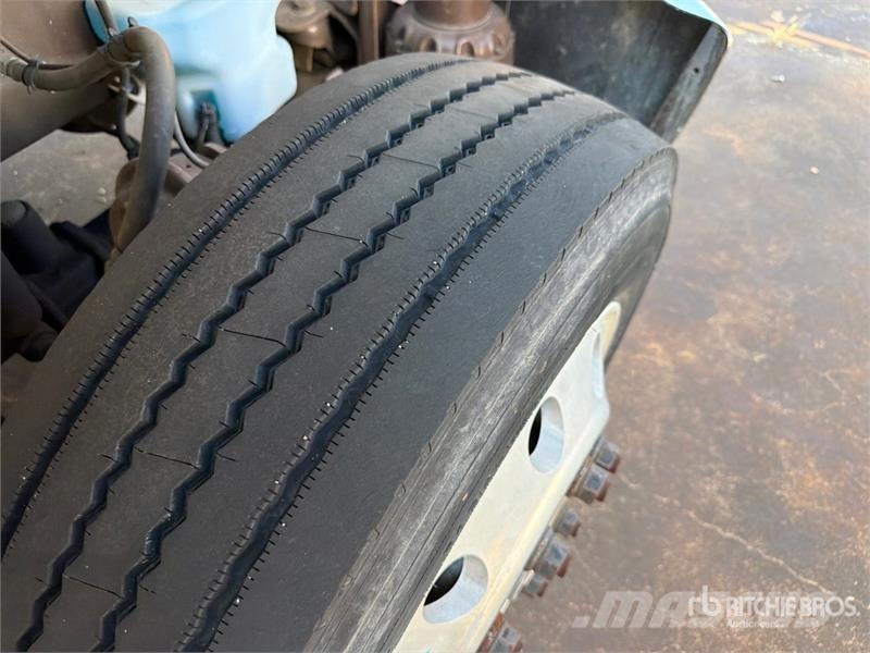 Freightliner M2 106 Camiones portacoches