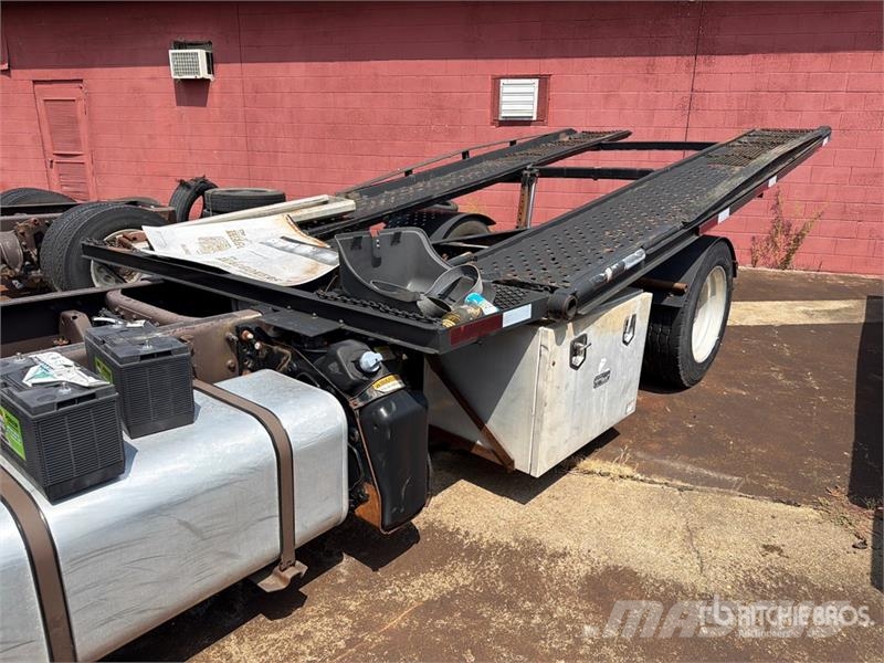 Freightliner M2 106 Autotransporteri