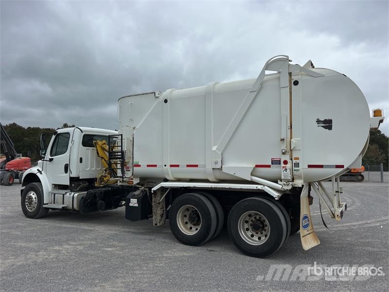 Freightliner M2 106 Camion poubelle