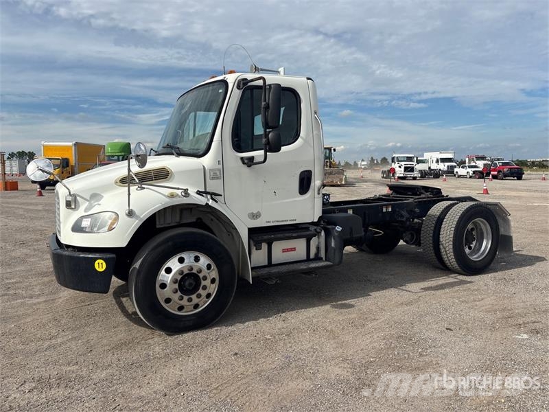 Freightliner M2 106 وحدات الجر