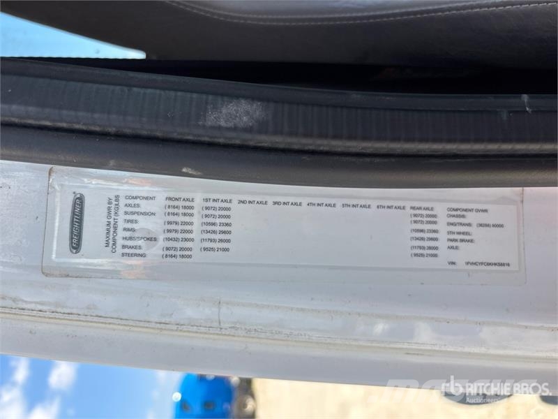 Freightliner M2 106 Cabins and interior
