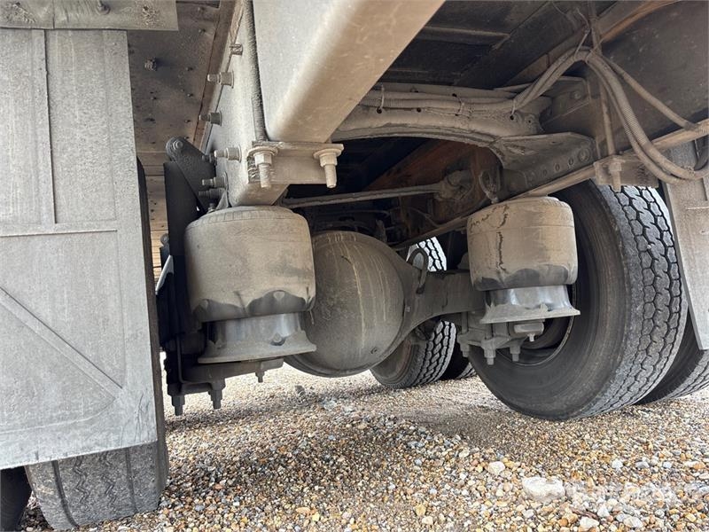 Freightliner M2 106 Грузовики-Рефрижераторы