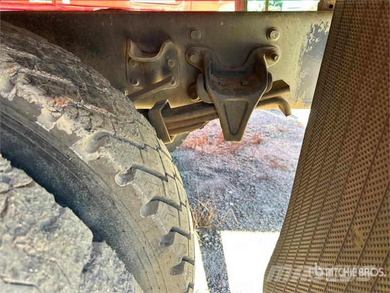 Freightliner M2 106 Camiones plataforma