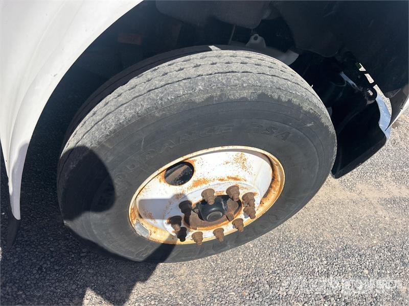 Freightliner M2 106 駕駛室與內部