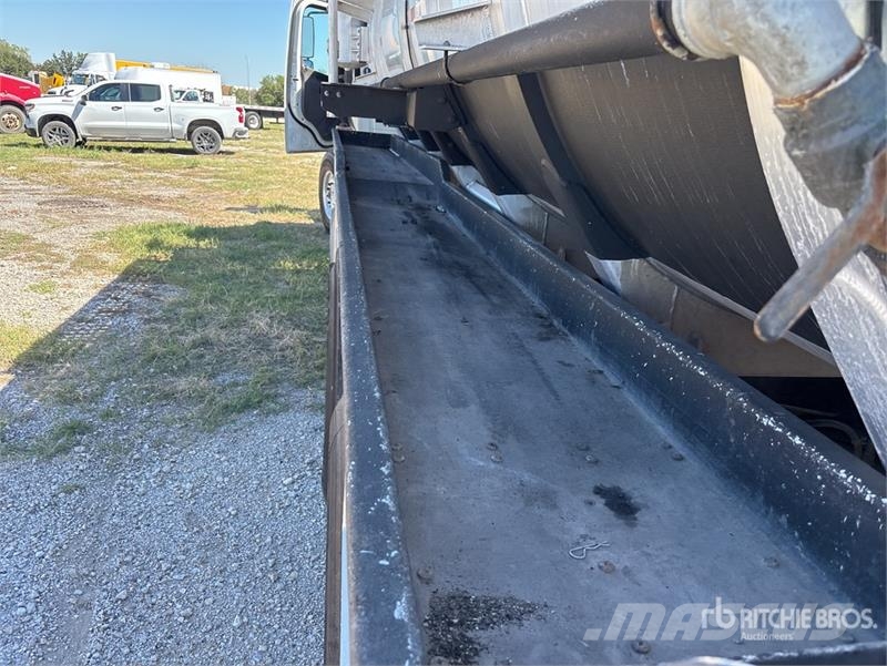 Freightliner M2 106 Camiones aspiradores/combi
