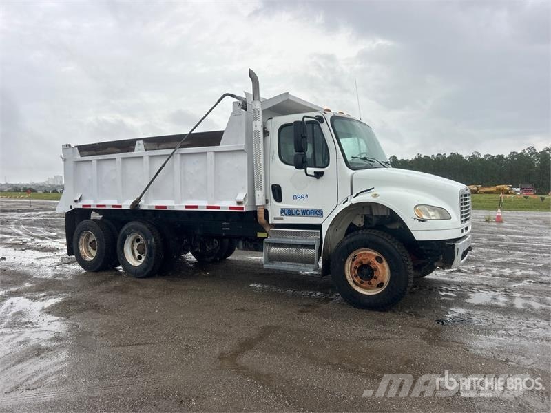 Freightliner M2 106 Camiones bañeras basculantes o volquetes
