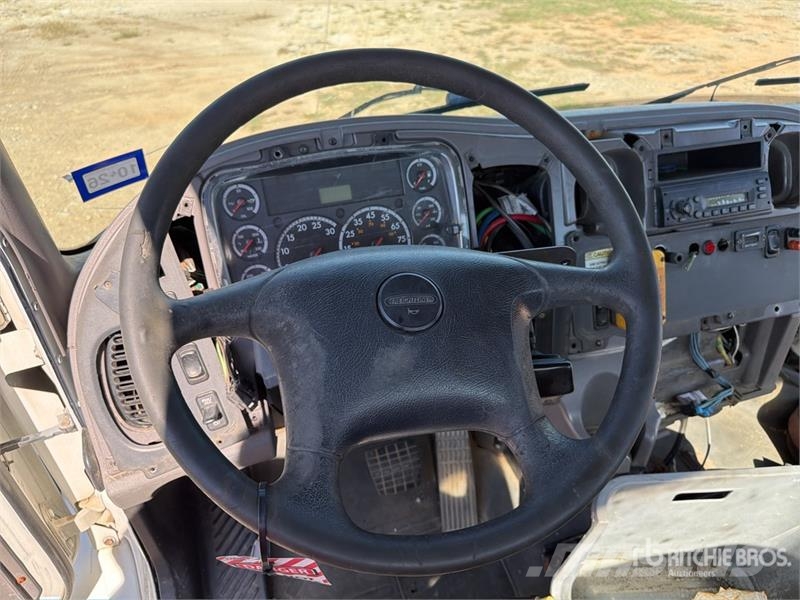 Freightliner M2 106 Cabinas