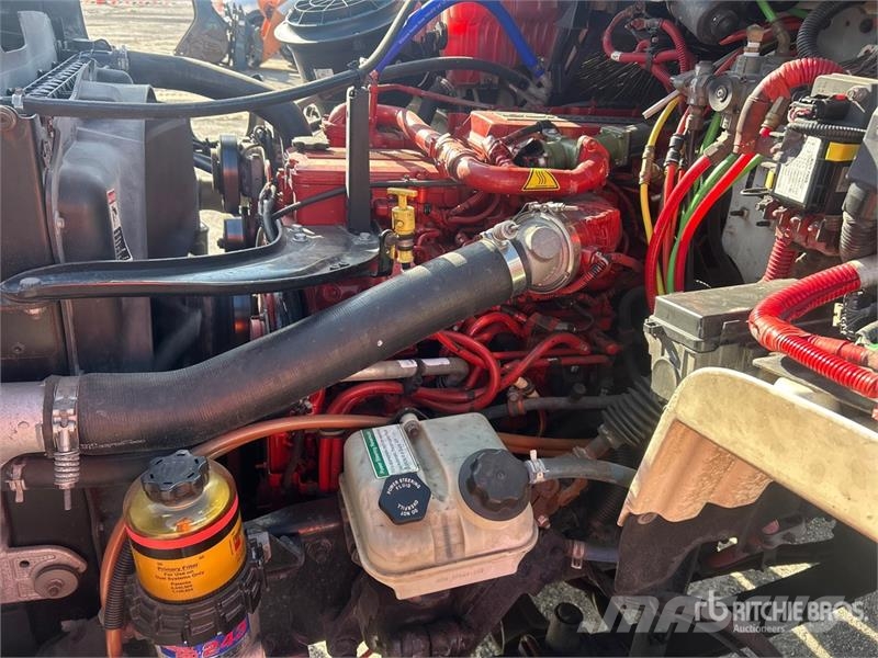 Freightliner M2 106 وحدات الجر