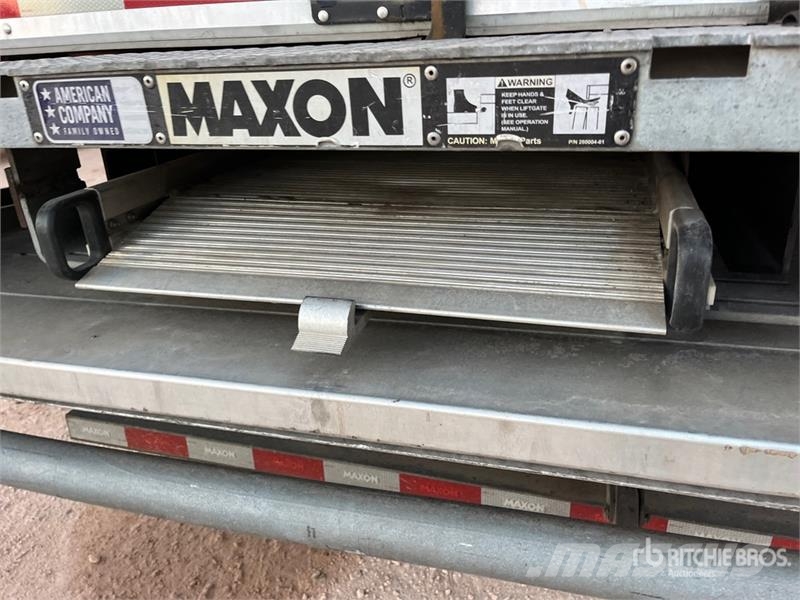 Freightliner M2 106 Фургони