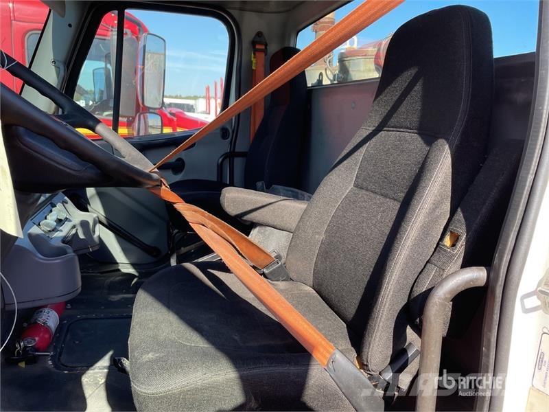 Freightliner M2 106 Cabins and interior